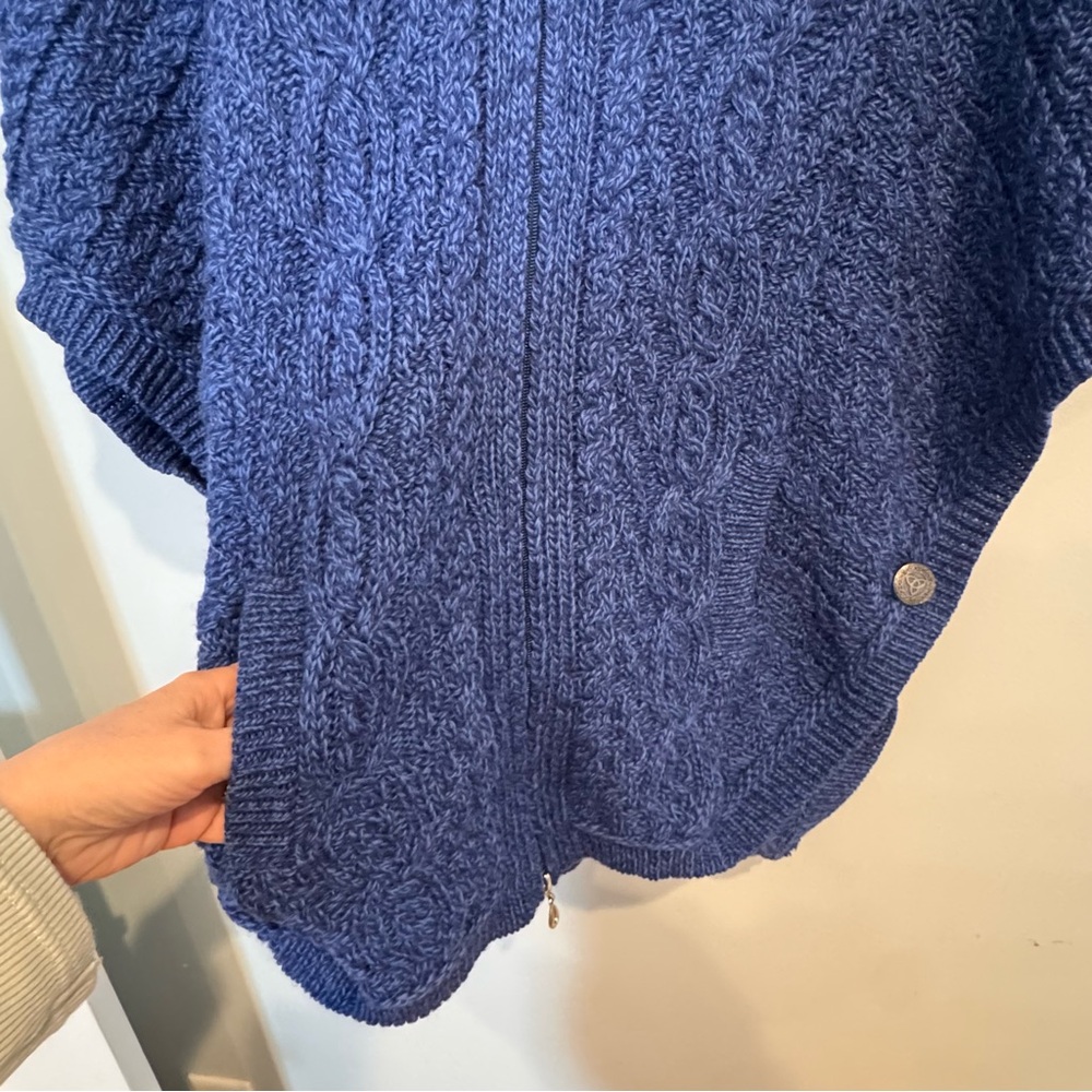 Aran Crafts Blue Cable Knit 100% Merino Wool Zip Front Poncho XXS (oversized) - Picture 9 of 11
